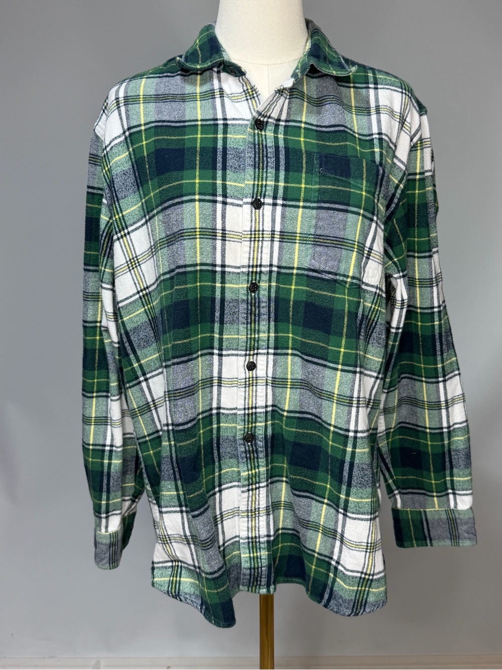 Amazon Essentials Green Navy Plaid Button-Down Shirt
